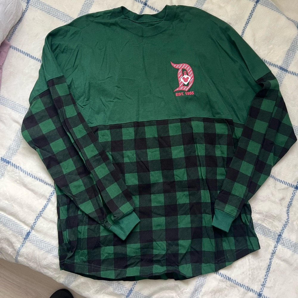 Disney parks Green holiday spirit jersey